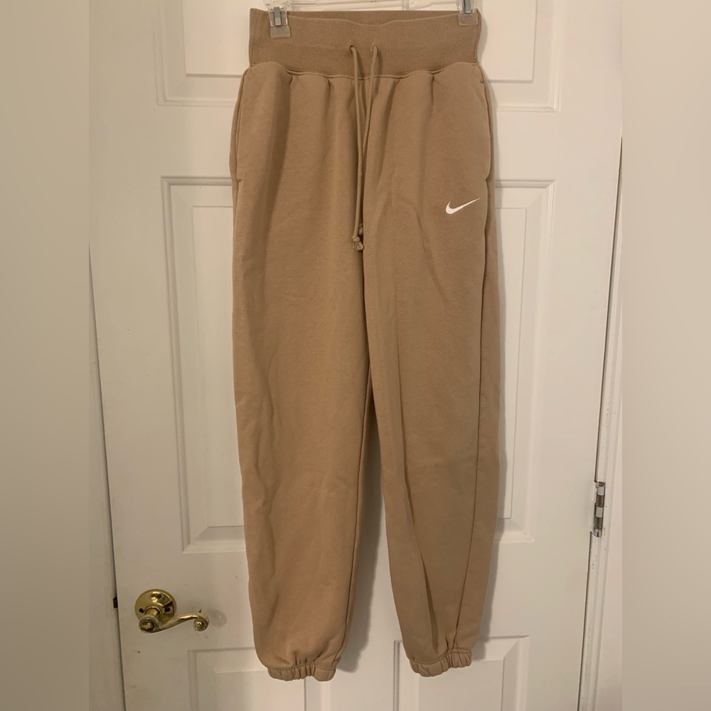 Nike Beige Joggers Nike Sportswear Phoenix Fleece Women's High-Waisted Joggers